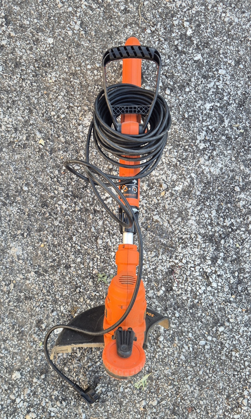 Tagliasiepi elettrico black e decker.